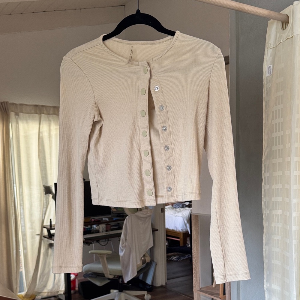 Outdoor Voices Women's Cream Button-Up Top
